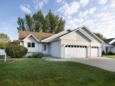 1460 Maple Ln, West Fargo, ND, 58078