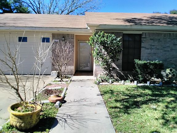 2nd image of 208 Monterrey Dr