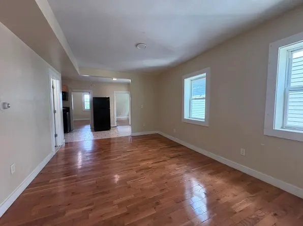 564 Howard Ave #2R, New Haven, CT 06519