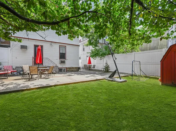 1026 East 2nd Street image 5 of 32