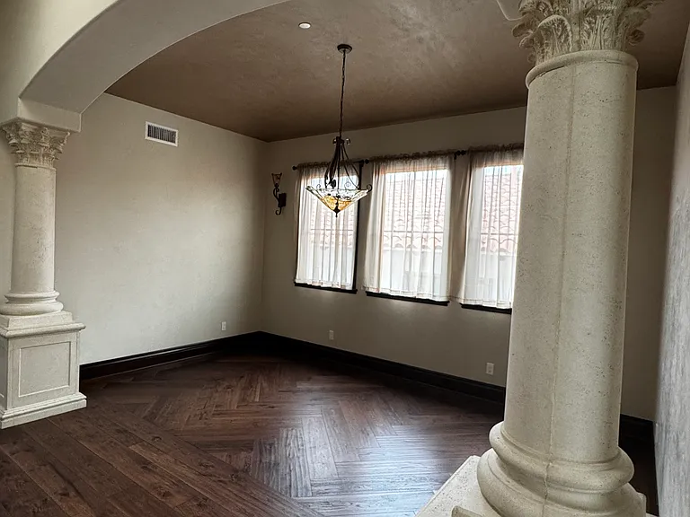 706 Rita St — Photo 3