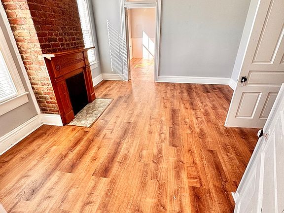 5th image of 2208 Venable St #B