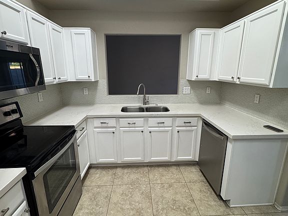 5th image of 1429 S Racine