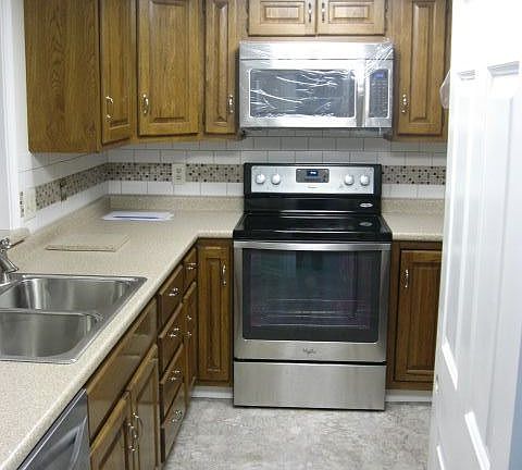 3rd image of 3181 Charlevoix Dr SE Unit 304