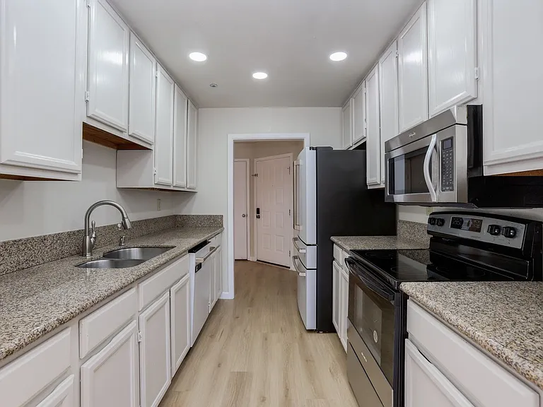 223 Bonita Ln — Photo 10