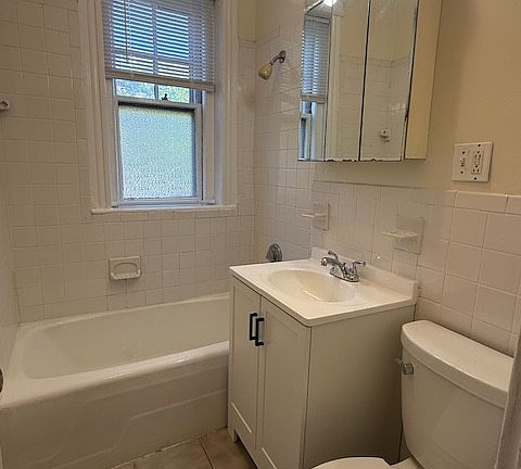 2nd image of 41L Wendell St #3