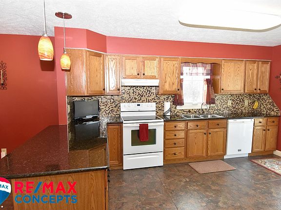 3rd image of 3300 Canyon Ct