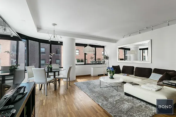 Rented by Bond New York | media 44