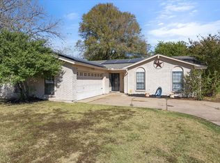 4525 Knowledge Dr, Haltom City, TX 76117