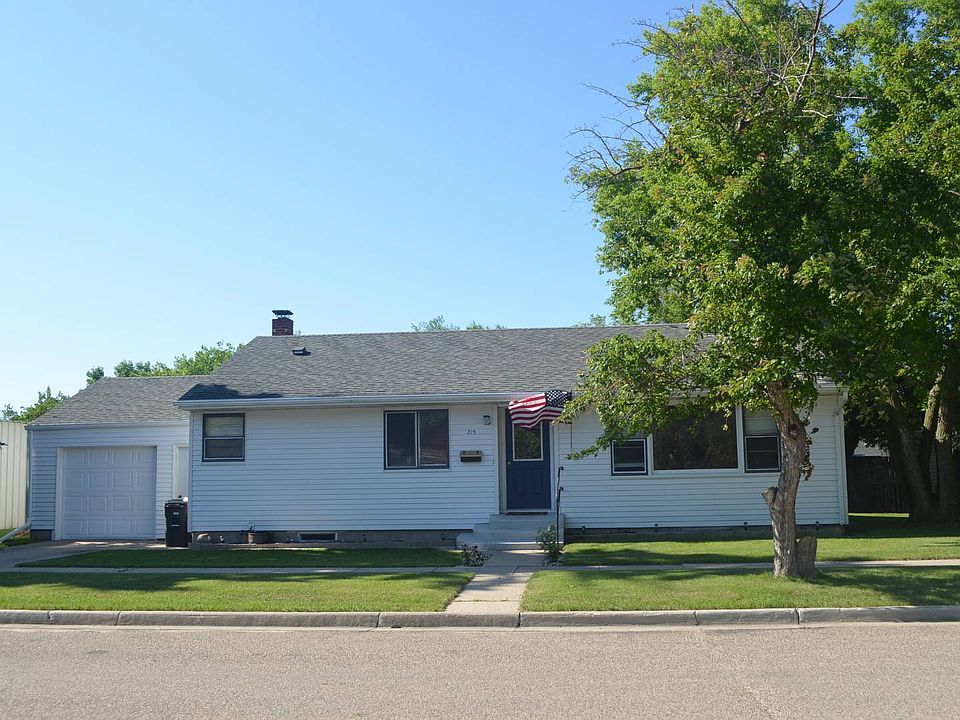 1st image of 215 4th St W