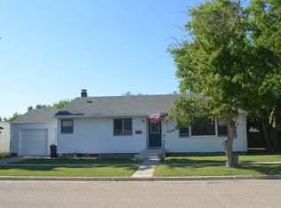 215 4th St W, Bottineau, ND 58318