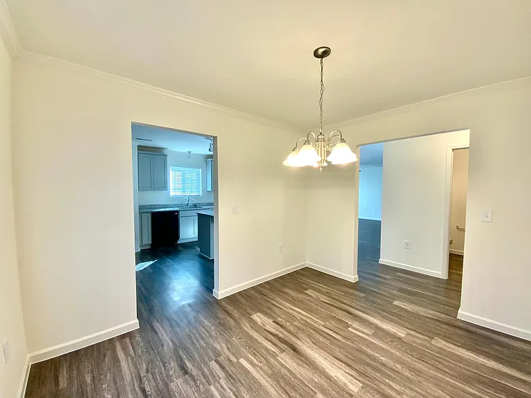 3912 Bissett Way — Photo 9