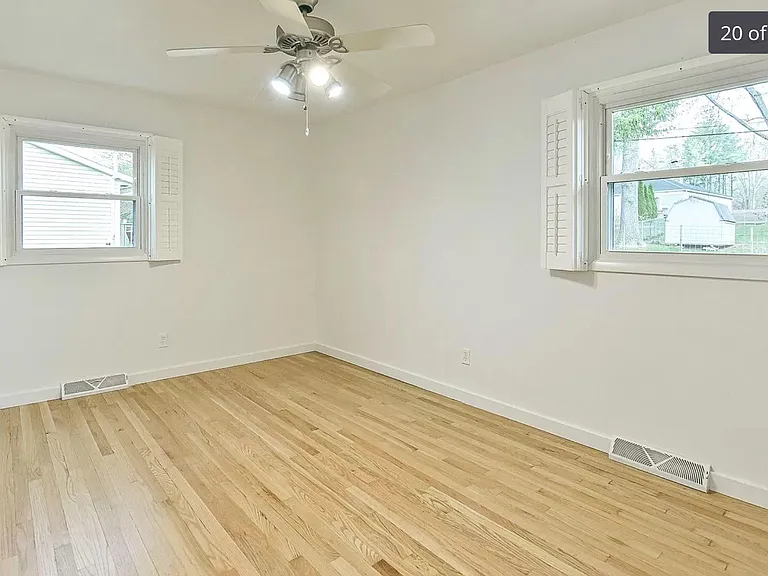 1423 E Dunstan Dr — Photo 14