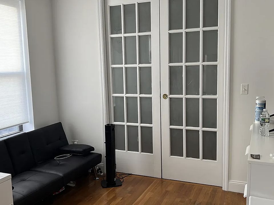 2nd image of 175 W 107th St APT 7B