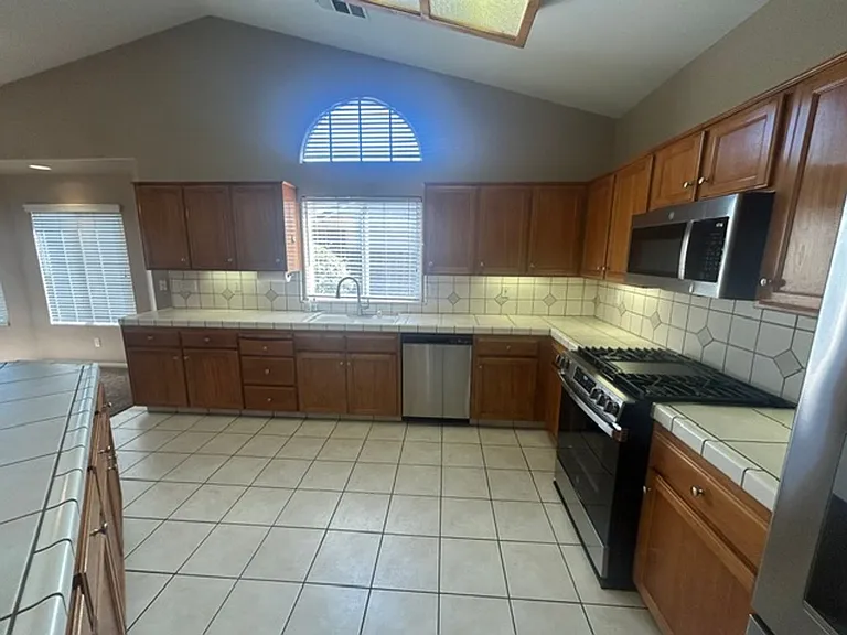 2744 W Ceres Ct — Photo 8