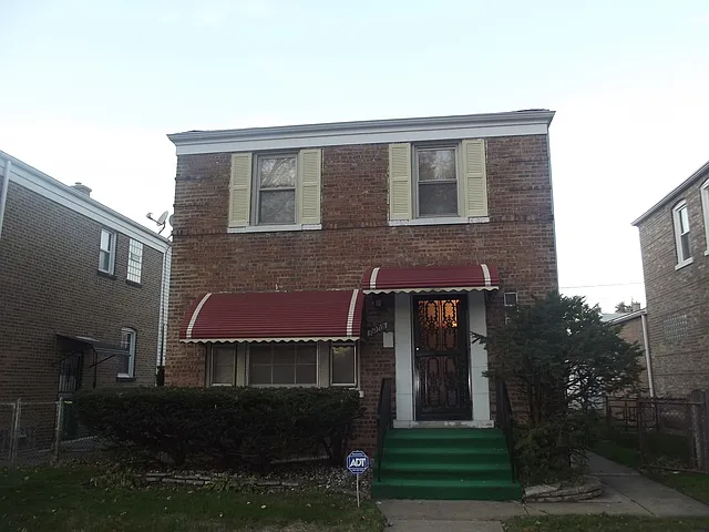 2548 E 91st St photo 1