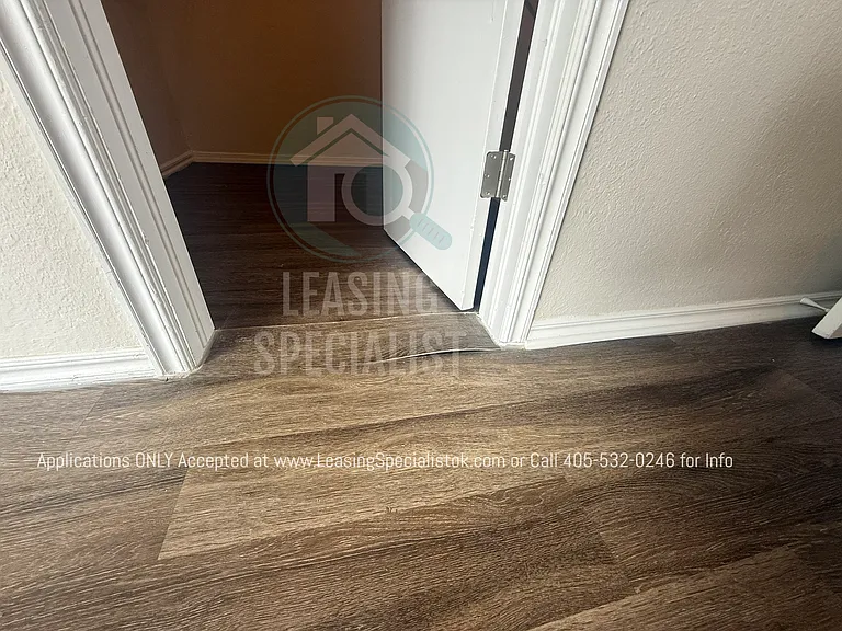 127 W Acres St #E — Photo 22