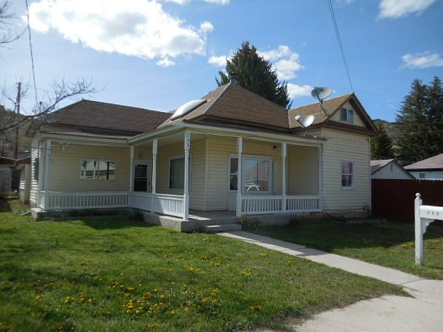 1st image of 735 Canyon St