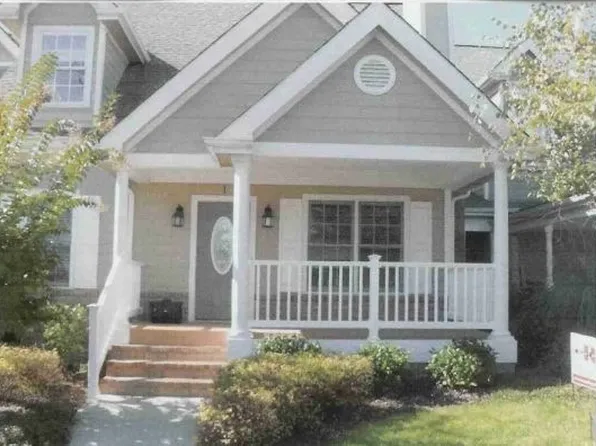 1 Charleston Ct, Johnson City, TN 37601