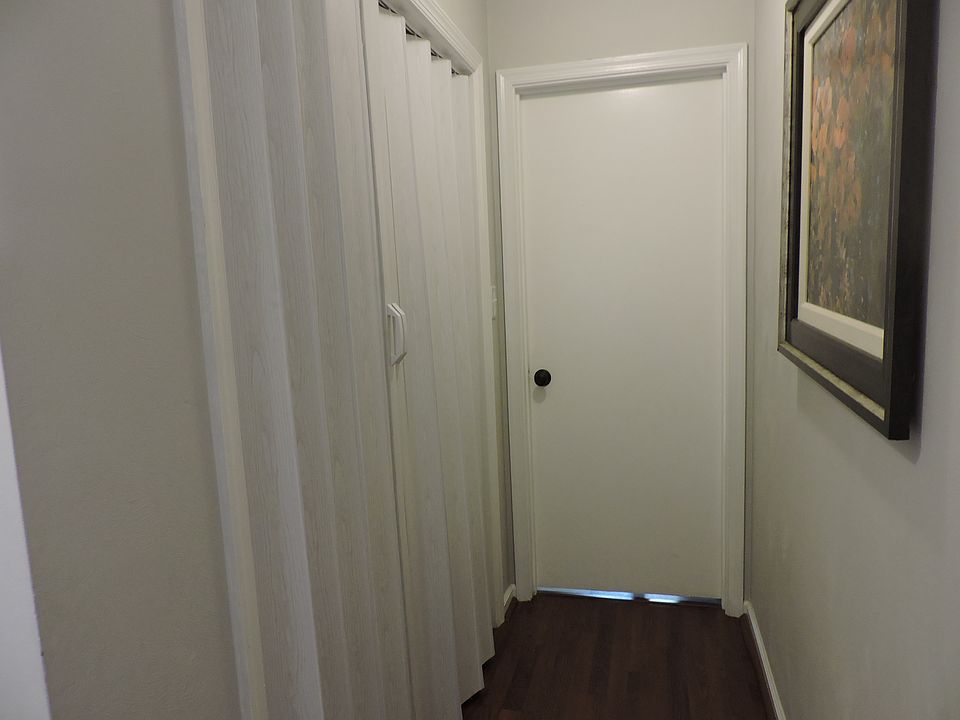 2nd image of 146 Kristen Ln