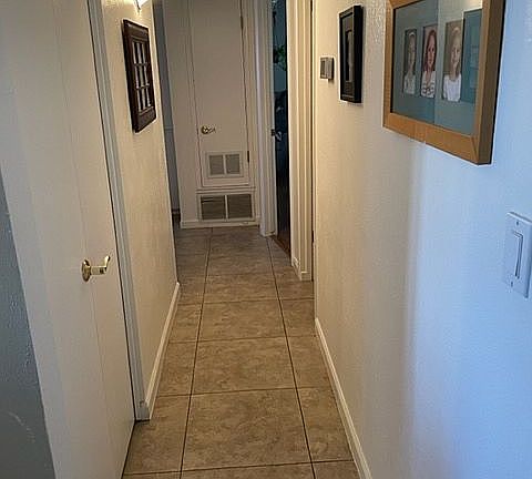 5th image of 6619 E Belleview St