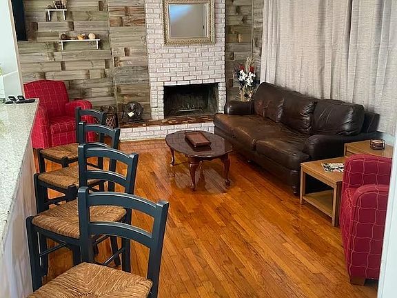 4th image of 1103 Kasold Dr