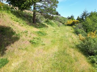 6877 Pacific Terrace Dr, Brookings, OR 97415