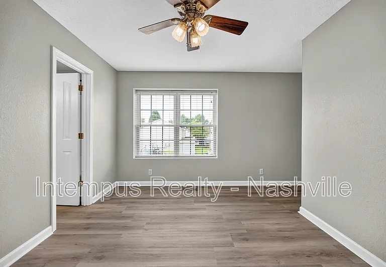 325 Shoshone Pl — Photo 4