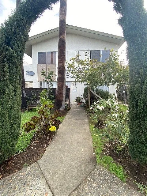 2038 S. Sherbourne Dr.