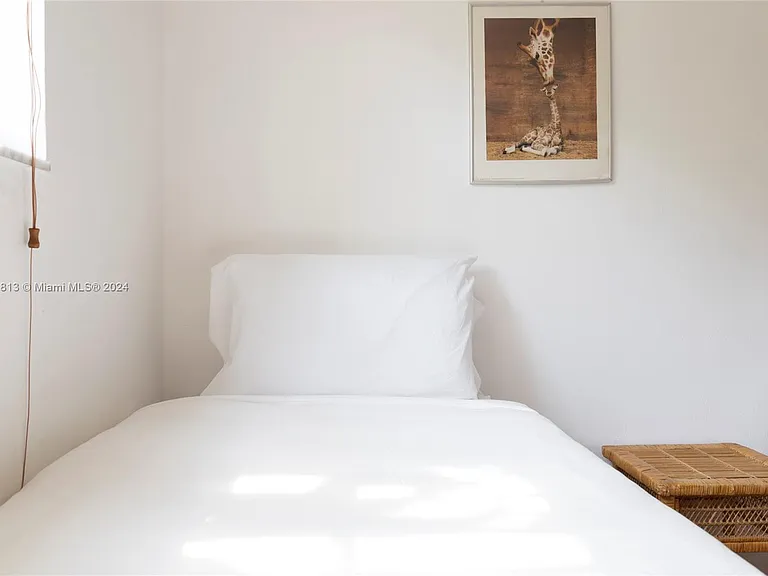 10130 SW 70th Ave — Photo 44