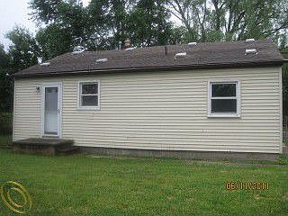 3rd image of 20058 Kensington St