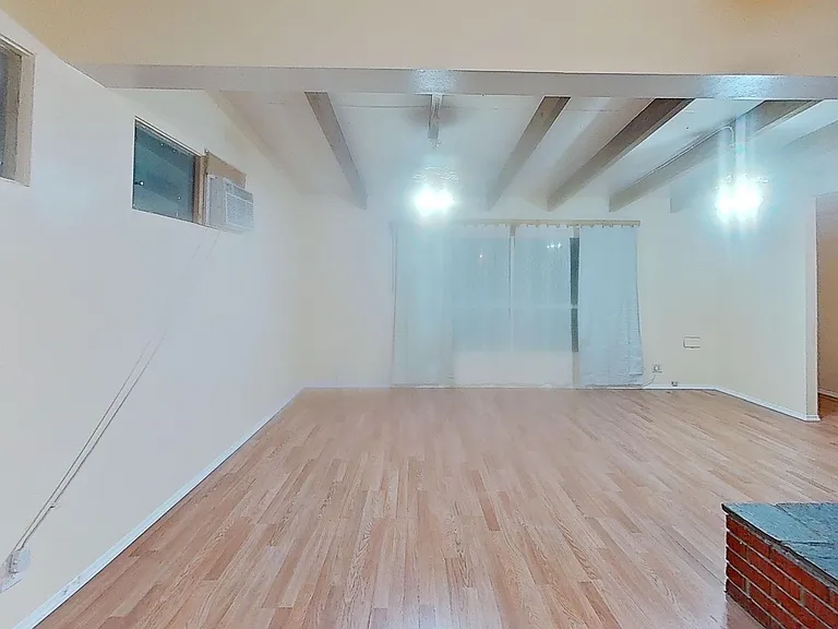 38849 Yucca Tree St — Photo 4