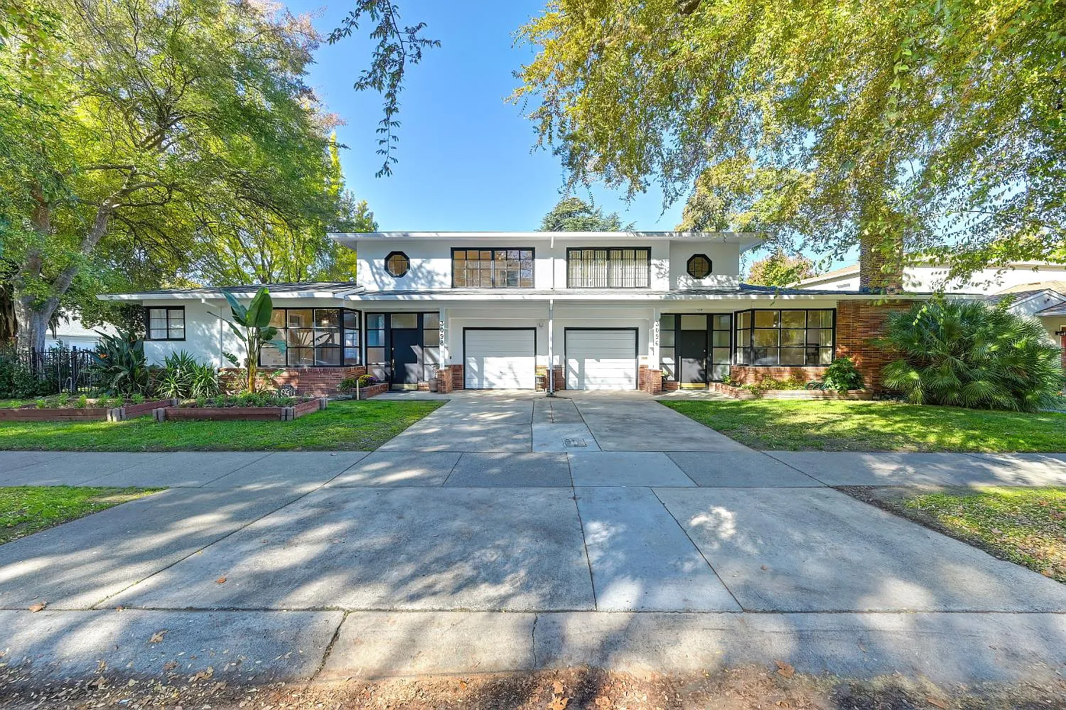 3098 Riverside Blvd photo 1