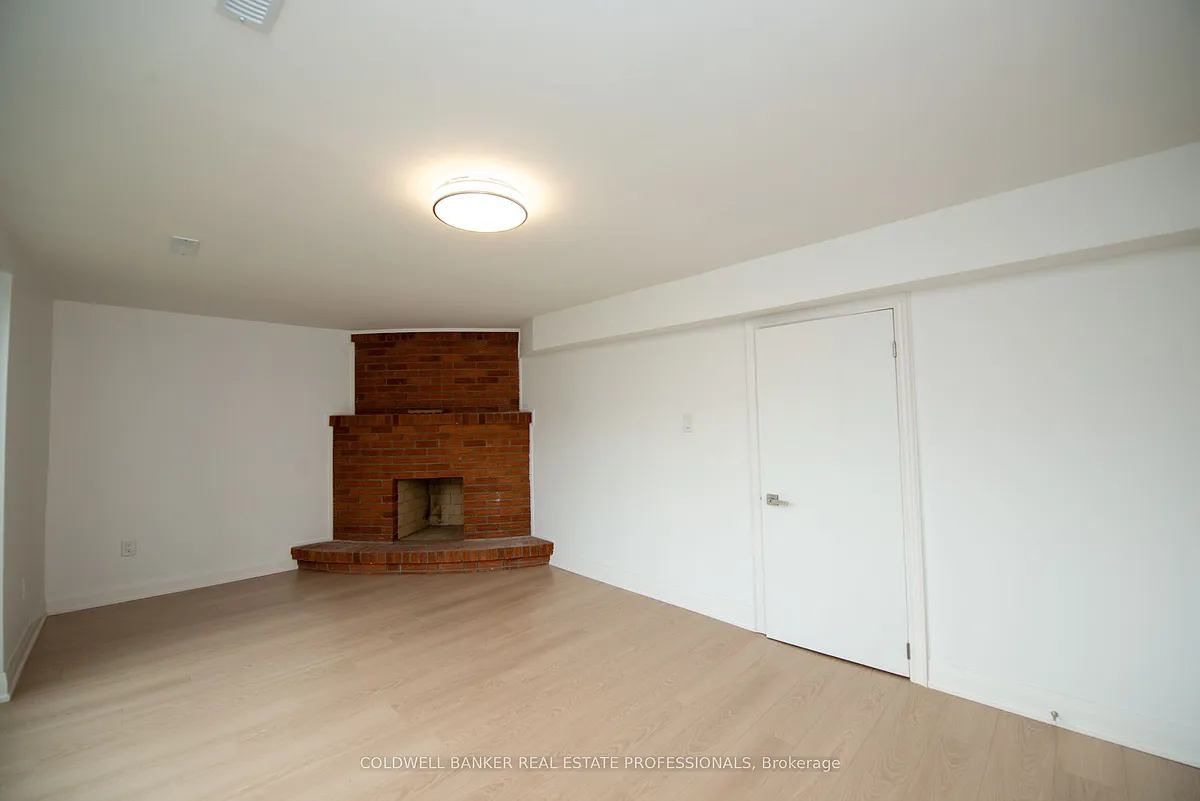 Building Photo - 8 Nootka Cres #LOWER