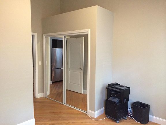 5th image of 3056 N Leavitt St APT 1E