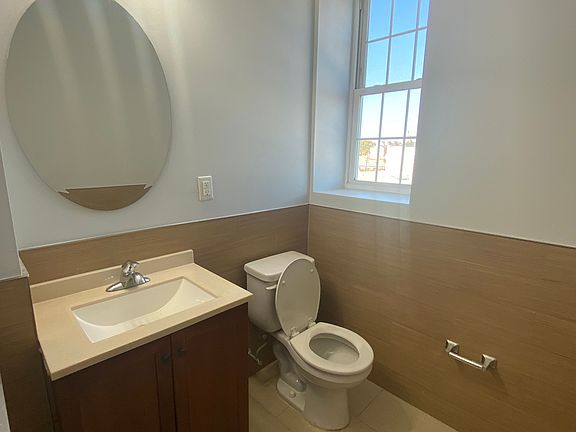 5th image of 4724 Chestnut St APT 1A