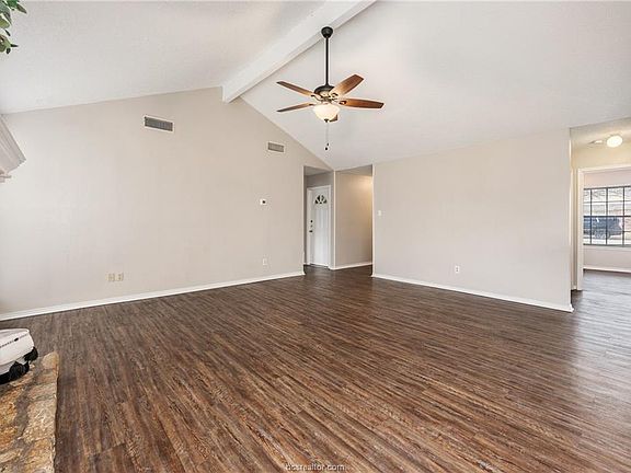 5th image of 810 Val Verde Dr
