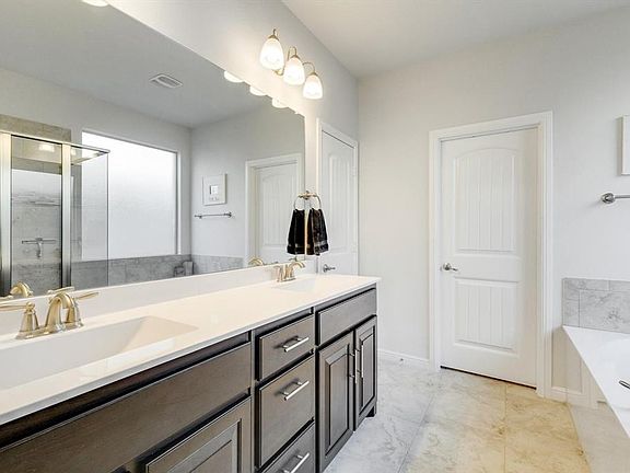 5th image of 2116 Blackrail Ct