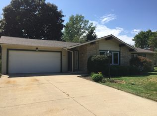6971 Lark Ave, Hartford, WI 53027