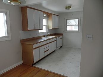 5th image of 32646 Avondale St