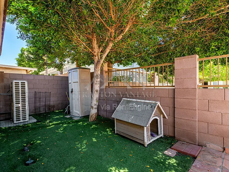 6631 E Rhodes St — Photo 26