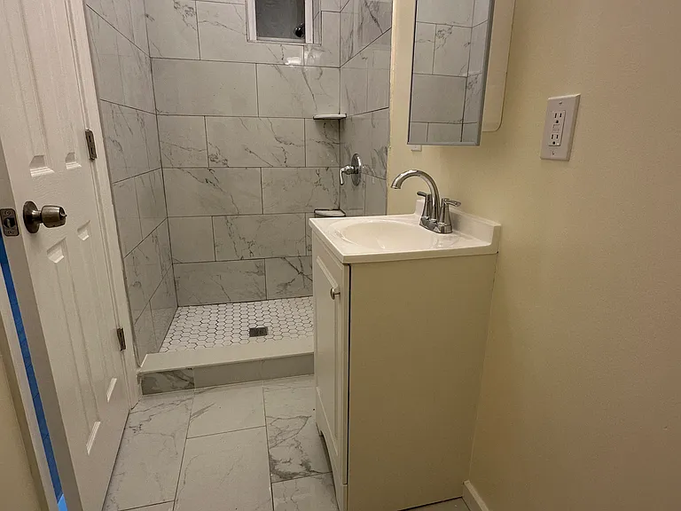 22 Cummings St #1 — Photo 2
