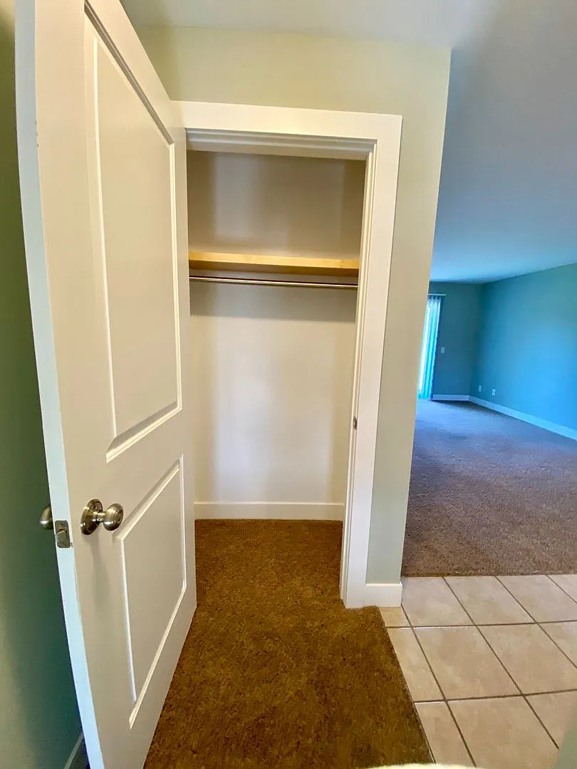 834 Grand Apt A-D — Photo 4