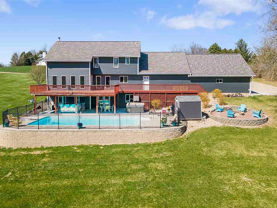 3083 Hickory Dr NE, Solon, IA 52333 Zillow