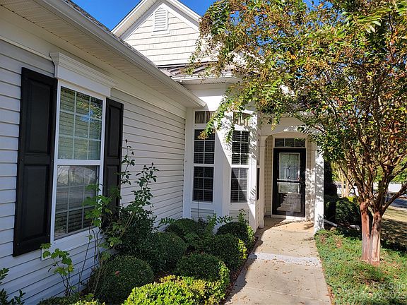 2nd image of 1501 River Bend Blvd Unit 92