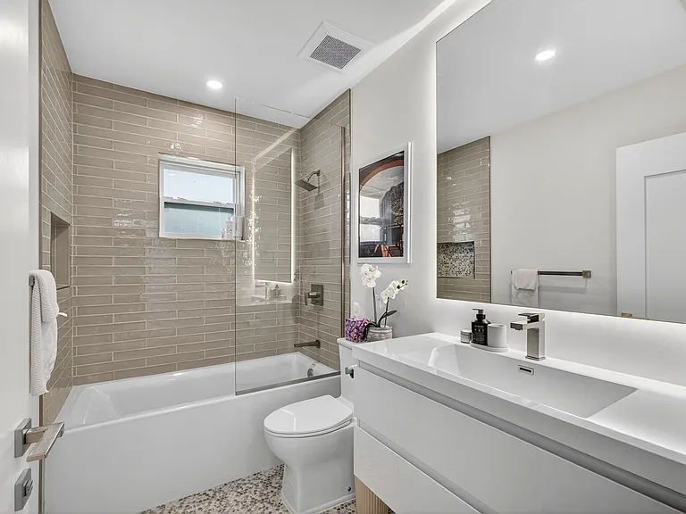 520 36th St — Photo 34