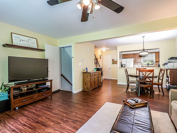 124 Aspetuck Village