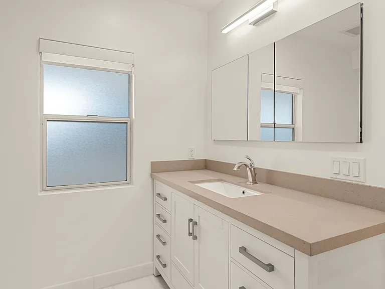 813 E Anapamu St #Penthouse B — Photo 14