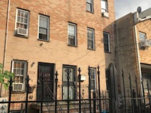 2nd image of 1322 College Ave