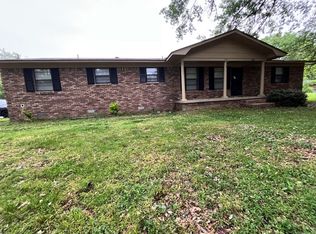 404 Melton Dr, Lonoke, AR 72086